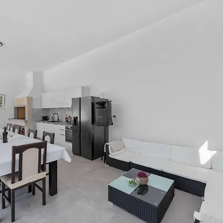 My Dalmatia - Sport And With Private Heated Pool And Tennis Court בית נופש Neoric