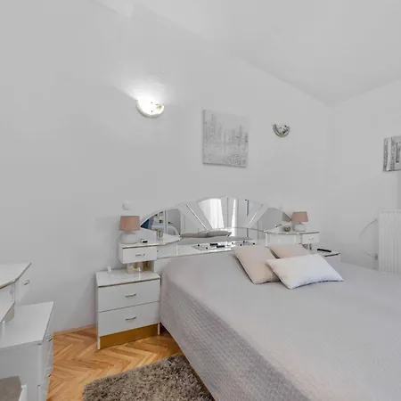 בית נופש My Dalmatia - Sport And With Private Heated Pool And Tennis Court