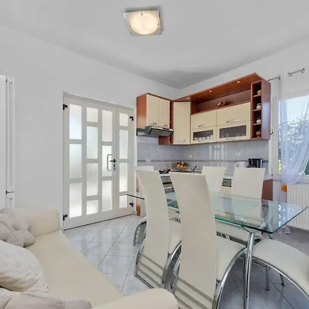 My Dalmatia - Sport And With Private Heated Pool And Tennis Court *