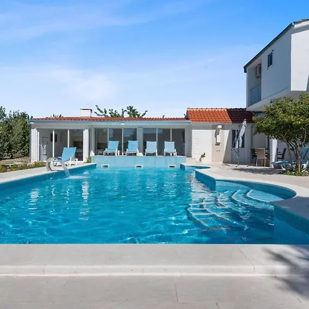 My Dalmatia - Sport And With Private Heated Pool And Tennis Court בית נופש Neoric