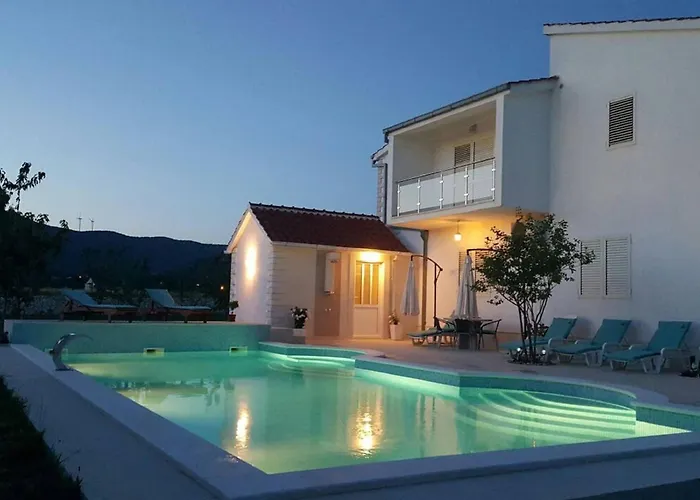 Prázdninový dům My Dalmatia - Sport And With Private Heated Pool And Tennis Court *