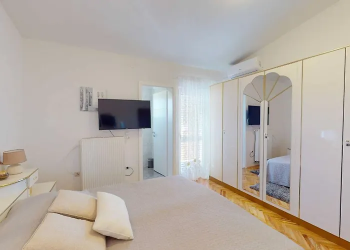 Prázdninový dům My Dalmatia - Sport And With Private Heated Pool And Tennis Court *