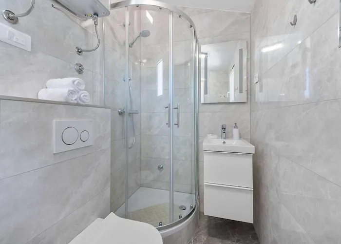 Prázdninový dům My Dalmatia - Sport And With Private Heated Pool And Tennis Court Neoric