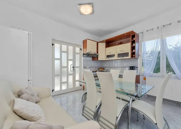 My Dalmatia - Sport And With Private Heated Pool And Tennis Court *
