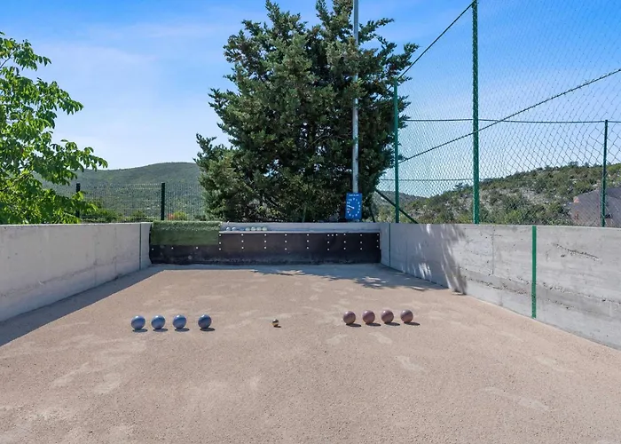 My Dalmatia - Sport And With Private Heated Pool And Tennis Court *