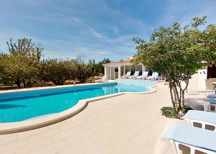 My Dalmatia - Sport And With Private Heated Pool And Tennis Court Neoric