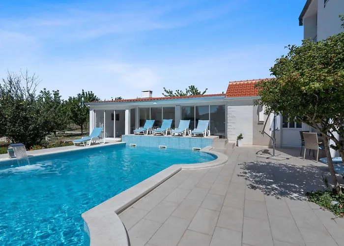 Prázdninový dům My Dalmatia - Sport And With Private Heated Pool And Tennis Court